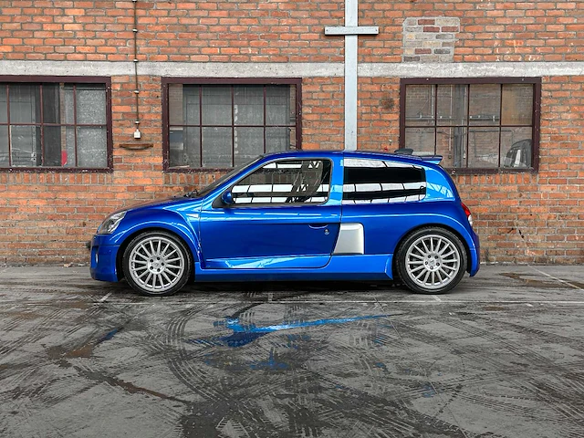 Renault clio v6 rs phase 2 255 renault sport 3.0 v6 255pk 2004, p-745-nn youngtimer - afbeelding 10 van  40