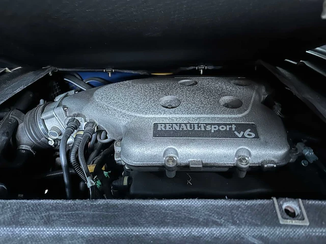 Renault clio v6 rs phase 2 255 renault sport 3.0 v6 255pk 2004, p-745-nn youngtimer - afbeelding 27 van  40