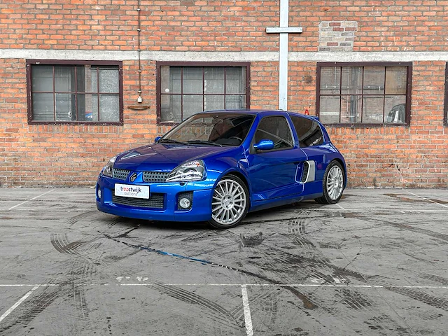 Renault clio v6 rs phase 2 255 renault sport 3.0 v6 255pk 2004, p-745-nn youngtimer - afbeelding 23 van  40