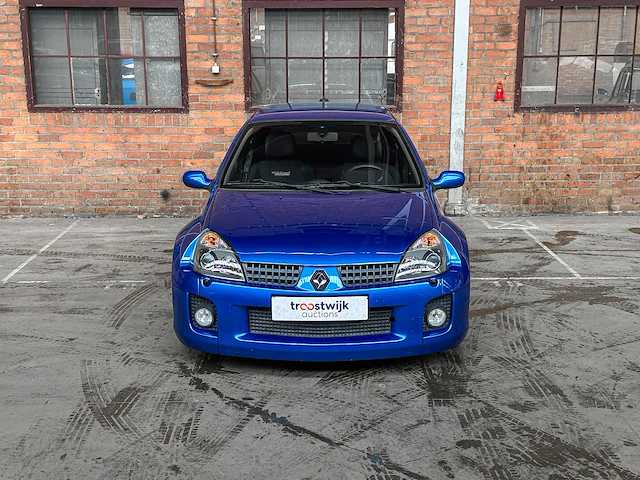 Renault clio v6 rs phase 2 255 renault sport 3.0 v6 255pk 2004, p-745-nn youngtimer - afbeelding 37 van  40