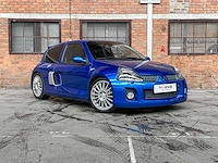 Renault clio v6 rs phase 2 255 renault sport 3.0 v6 255pk 2004, p-745-nn youngtimer - afbeelding 38 van  40