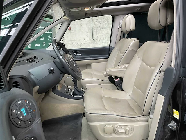 Renault grand espace 3.5 v6 dynamique (new engine 45.000km) 241pk 2009, j-221-gb - afbeelding 30 van  44