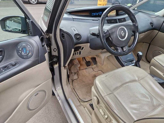Renault grand espace 3.5 v6 initiale j , 15-tv-dh - afbeelding 16 van  20
