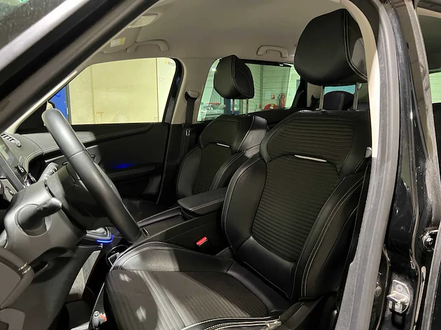 Renault grand scénic 1.3 tce intens 140pk 2020, j-265-xz - afbeelding 26 van  41