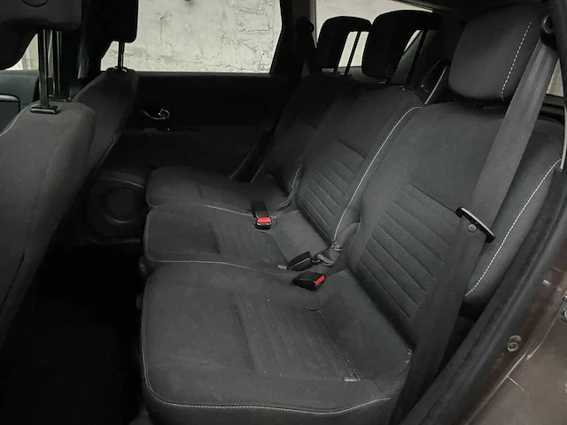 Renault grand scénic 1.5 dci limited 7p. 110pk 2015, g-358-gx - afbeelding 39 van  43