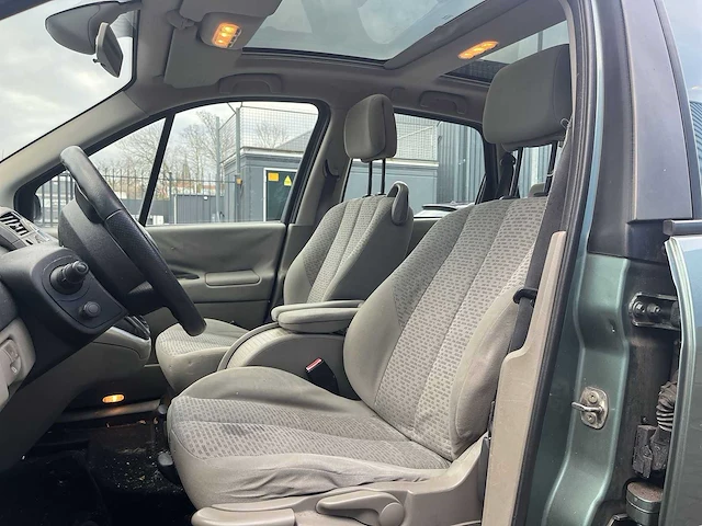 Renault grand scénic 2.0-16v dynam.comf. car 2006 | 07-sv-bn - afbeelding 2 van  16