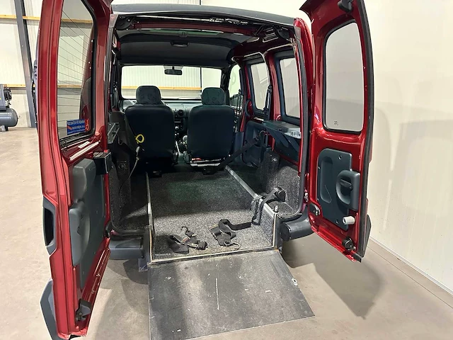 Renault kangoo 1.4 rolstoelauto/invalideauto benzine rt 54-dh-jv - afbeelding 11 van  19