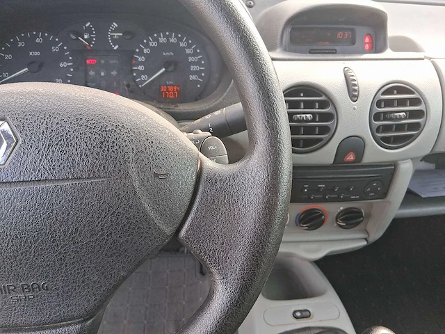 Renault kangoo 1.6-16v privilège car 2002 | 79-hx-hh - afbeelding 8 van  24