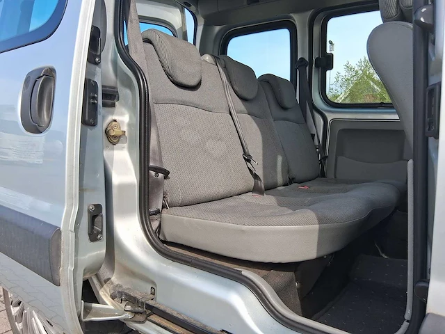 Renault kangoo 1.6-16v privilège car 2002 | 79-hx-hh - afbeelding 15 van  24