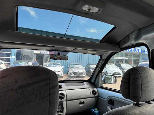 Renault kangoo 1.6-16v privilège invalide/rolstoel vervoer 4 personen 49-np-sf - afbeelding 20 van  31