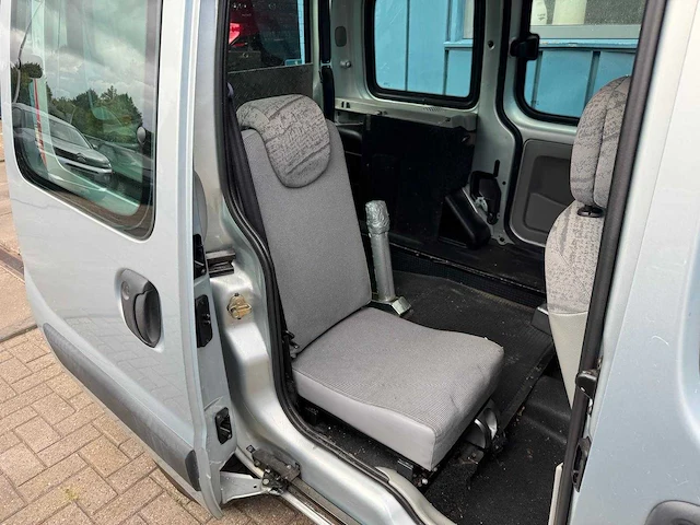 Renault kangoo 1.6-16v privilège invalide/rolstoel vervoer 4 personen 49-np-sf - afbeelding 22 van  31