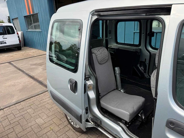 Renault kangoo 1.6-16v privilège invalide/rolstoel vervoer 4 personen 49-np-sf - afbeelding 25 van  31