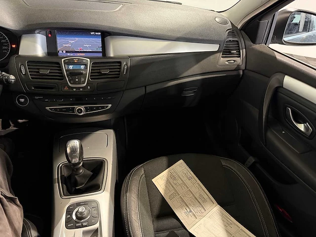 Renault laguna estate 2.0 16v dynamique, 24-zj-jr - afbeelding 8 van  18