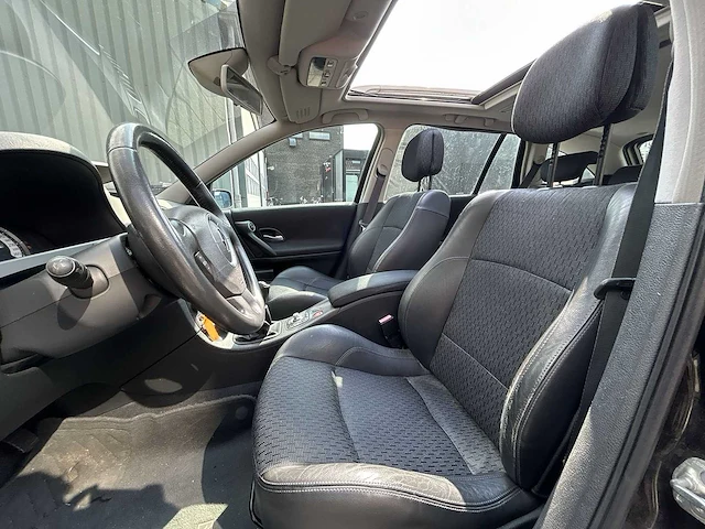 Renault laguna grand tour 2.0-16v tech line | 40-tz-rx - afbeelding 25 van  25