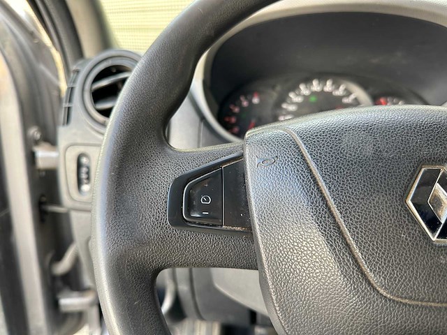 Renault master t35 2.3 dci stop & start 7-persoons 170pk 2017, v-716-bn bedrijfswagen - afbeelding 6 van  27