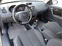 Renault mégane 1.4-16v dynamic comfort 2003, 18-lj-kj - afbeelding 2 van  24