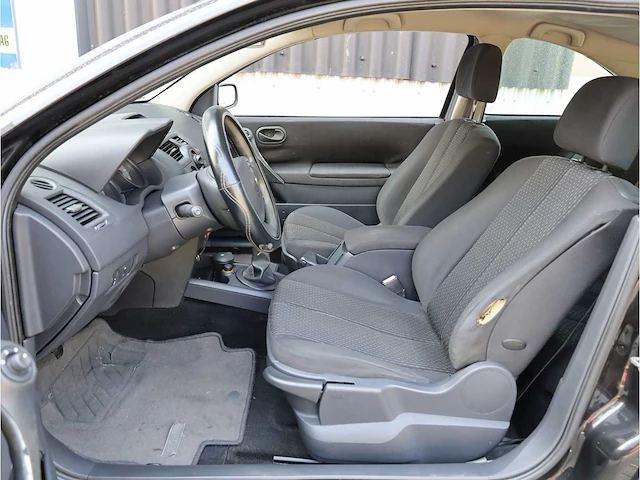 Renault mégane 1.4-16v dynamic comfort 2003, 18-lj-kj - afbeelding 3 van  24