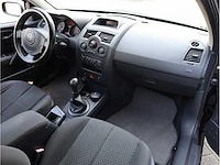 Renault mégane 1.4-16v dynamic comfort 2003, 18-lj-kj - afbeelding 5 van  24