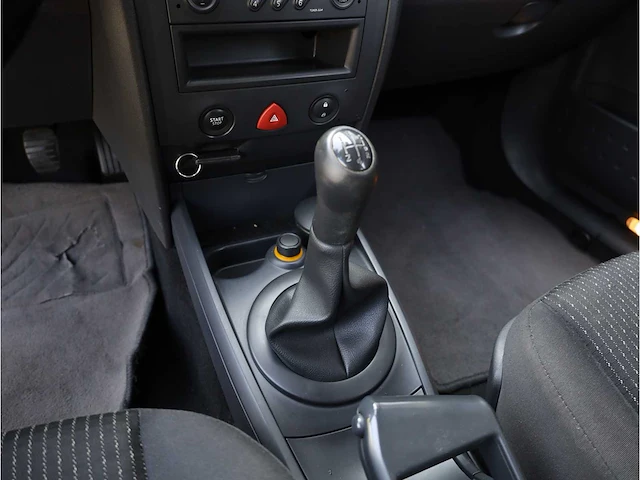 Renault mégane 1.4-16v dynamic comfort 2003, 18-lj-kj - afbeelding 9 van  24