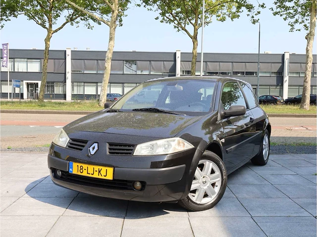Renault mégane 1.4-16v dynamic comfort 2003, 18-lj-kj - afbeelding 1 van  24