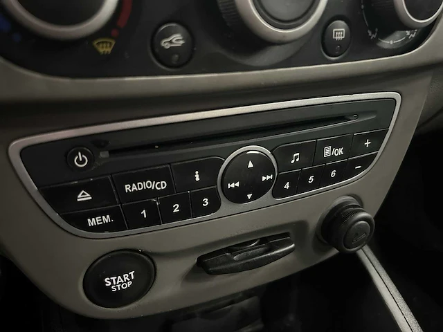 Renault mégane 1.6 authentique - 2010 | 6-xpb-72 - afbeelding 8 van  22