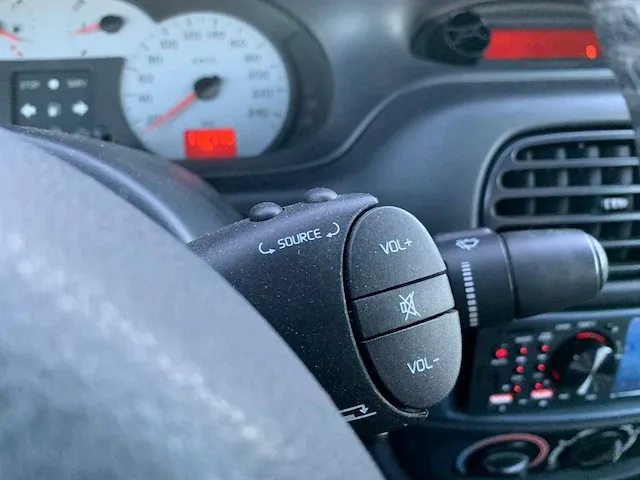 Renault mégane cabrio - 2.0 16v ide privilège, 35-hl-vx - afbeelding 11 van  21
