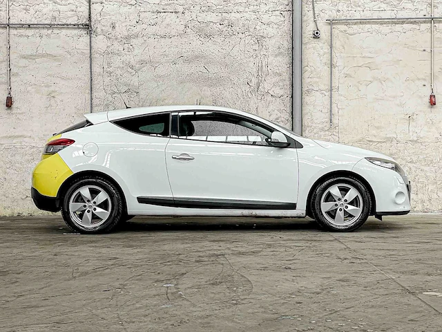 Renault mégane coupé 1.5 dci dynamique 110pk 2011, 41-pbh-1 - afbeelding 27 van  29