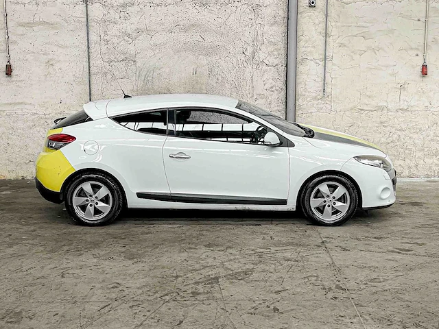Renault mégane coupé 1.5 dci dynamique 110pk 2011, 41-pbh-1 - afbeelding 28 van  29