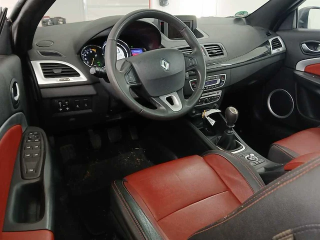 Renault mégane coupé-cabriolet 1.4 tce dynamique , p-142-hp - afbeelding 18 van  22