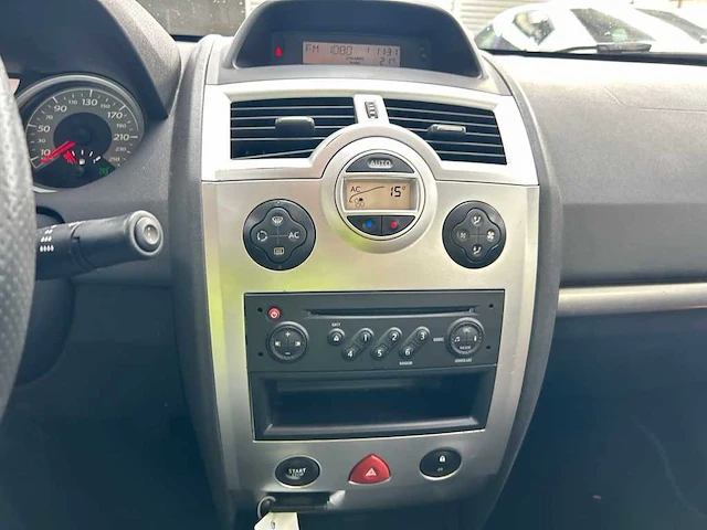 Renault mégane coupé-cabriolet 1.5 dci tech line , 01-lfz-4 - afbeelding 2 van  17