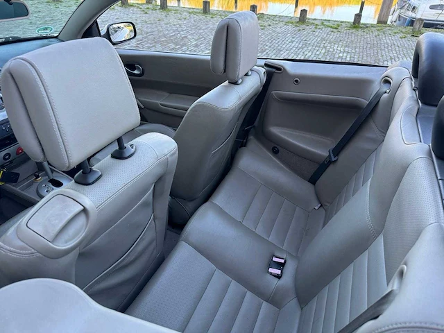 Renault mégane coupé-cabriolet 2.0 16v privilège luxe automaat, 48-rg-tp - afbeelding 7 van  23