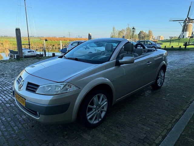 Renault mégane coupé-cabriolet 2.0 16v privilège luxe automaat, 48-rg-tp - afbeelding 1 van  23