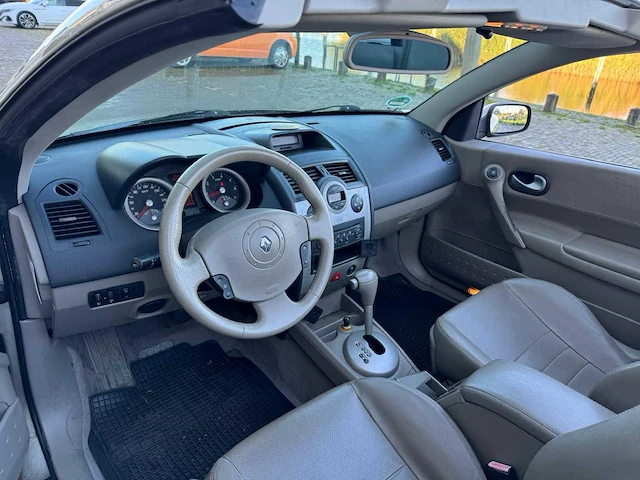 Renault mégane coupé-cabriolet 2.0 16v privilège luxe automaat, 48-rg-tp - afbeelding 16 van  23