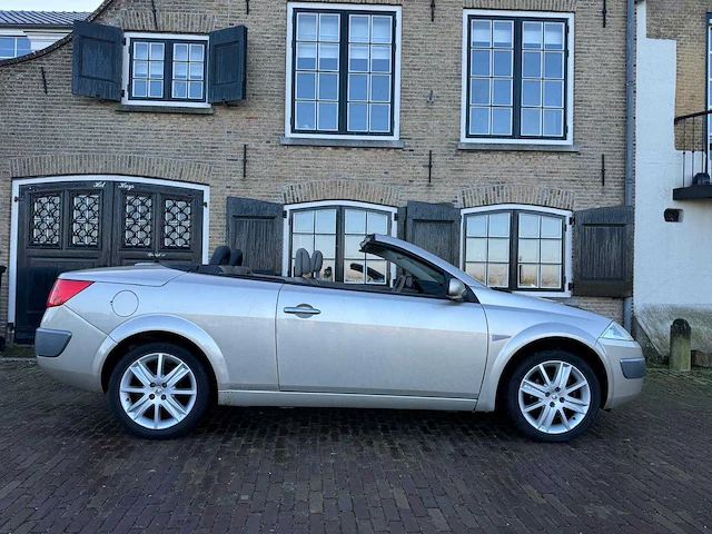 Renault mégane coupé-cabriolet 2.0 16v privilège luxe automaat, 48-rg-tp - afbeelding 17 van  23
