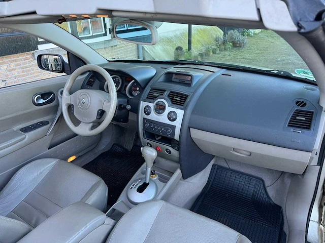 Renault mégane coupé-cabriolet 2.0 16v privilège luxe automaat, 48-rg-tp - afbeelding 19 van  23