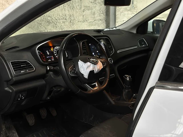 Renault mégane estate 1.0 tce zen 114pk 2022, r-036-xn - afbeelding 8 van  37