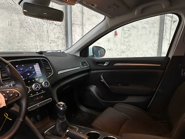 Renault mégane estate 1.0 tce zen 114pk 2022, r-036-xn - afbeelding 10 van  37