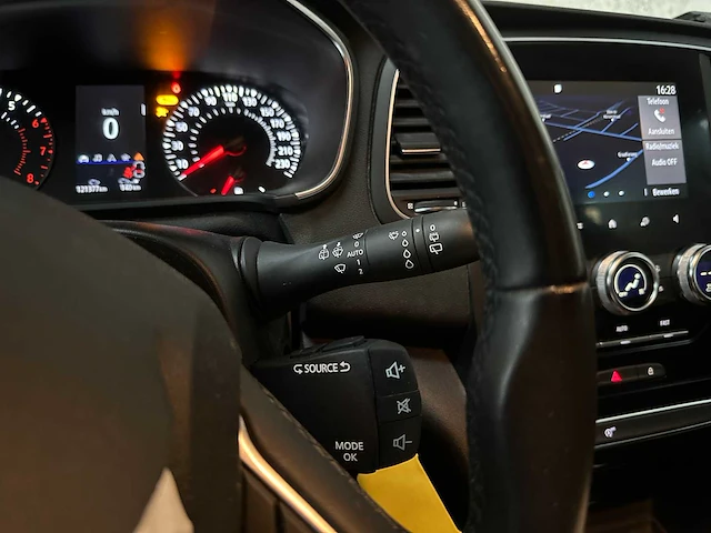 Renault mégane estate 1.0 tce zen 114pk 2022, r-036-xn - afbeelding 15 van  37