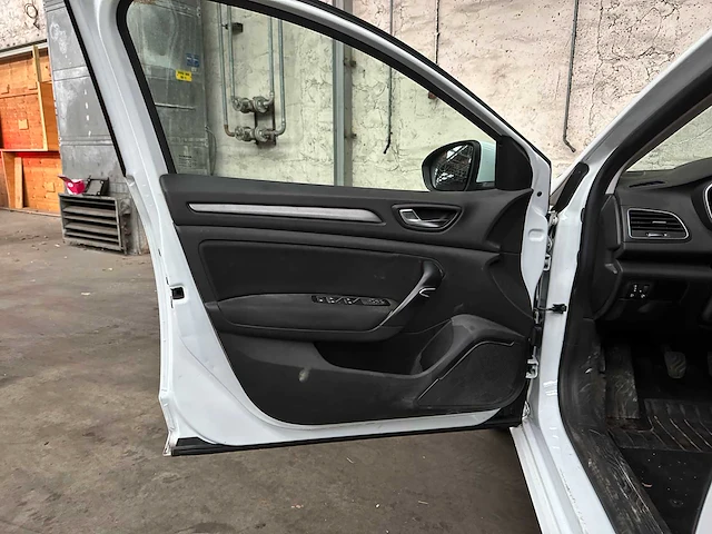 Renault mégane estate 1.0 tce zen 114pk 2022, r-036-xn - afbeelding 20 van  37