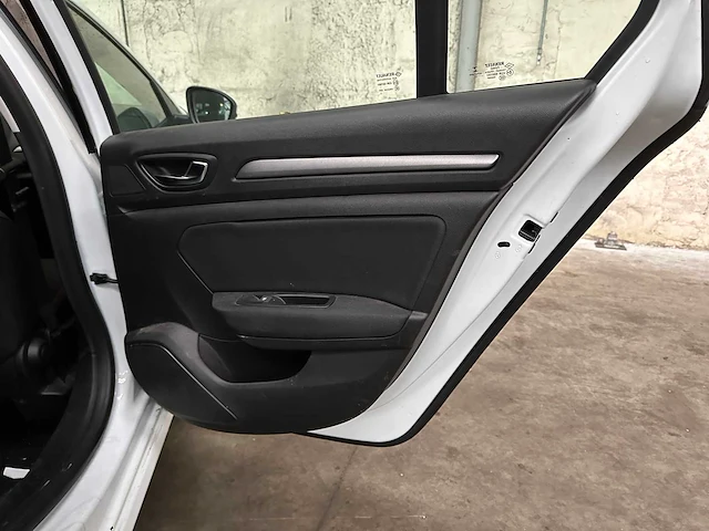 Renault mégane estate 1.0 tce zen 114pk 2022, r-036-xn - afbeelding 26 van  37