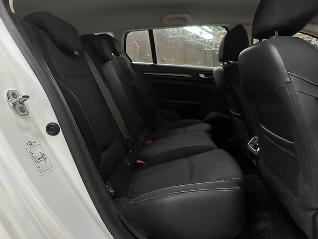 Renault mégane estate 1.0 tce zen 114pk 2022, r-036-xn - afbeelding 27 van  37