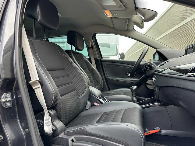 Renault mégane estate 1.2 tce bose 132pk 2014, 2-tpx-66 - afbeelding 29 van  36