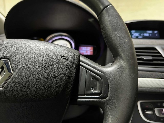 Renault mégane estate 1.9 dci dynamique 131pk 2010, 7-xnn-90 - afbeelding 15 van  40