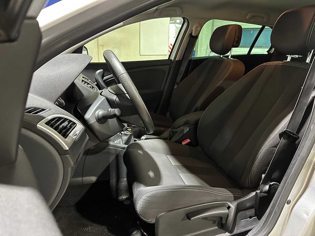Renault mégane estate 1.9 dci dynamique 131pk 2010, 7-xnn-90 - afbeelding 24 van  40