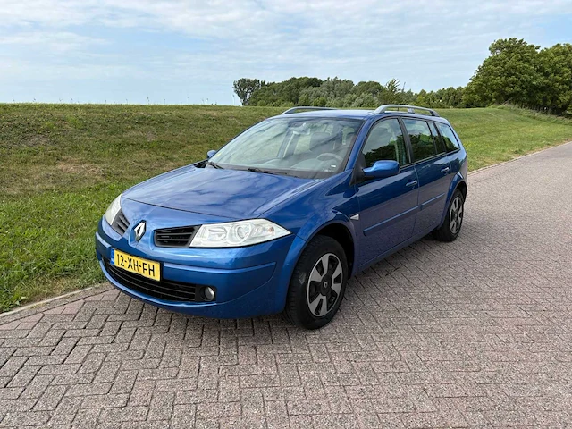 Renault mégane grand tour 1.6 16v business line, 12-xh-fh - afbeelding 1 van  30