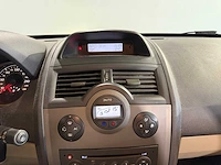 Renault mégane grand tour 1.6-16v dynam, 15-tj-pp - afbeelding 2 van  15