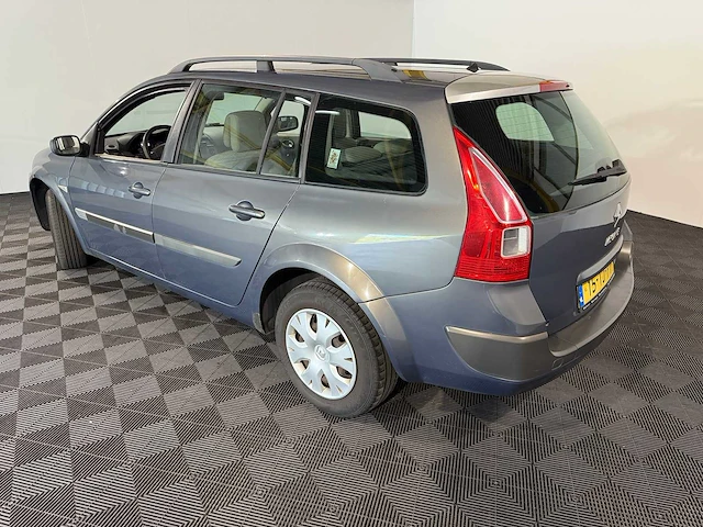 Renault mégane grand tour 1.6-16v dynam, 15-tj-pp - afbeelding 1 van  15