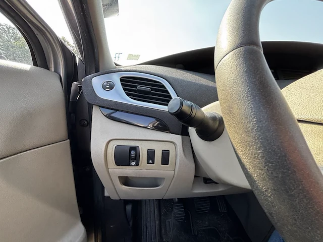 Renault megane scenic, 2009 - afbeelding 18 van  33