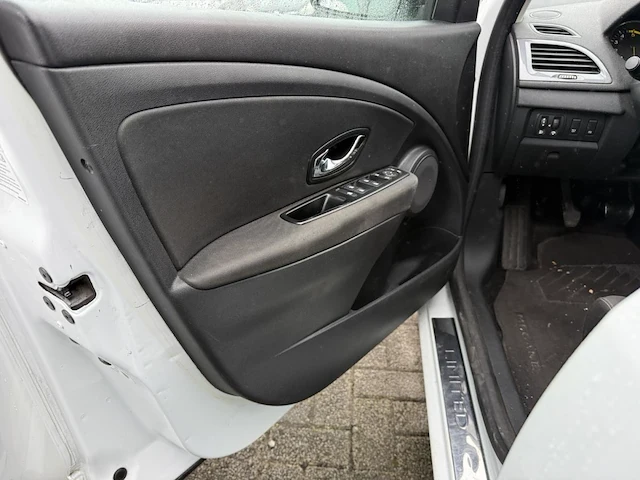 Renault megane sw 1.5 dci energy limited,2016 - afbeelding 30 van  33