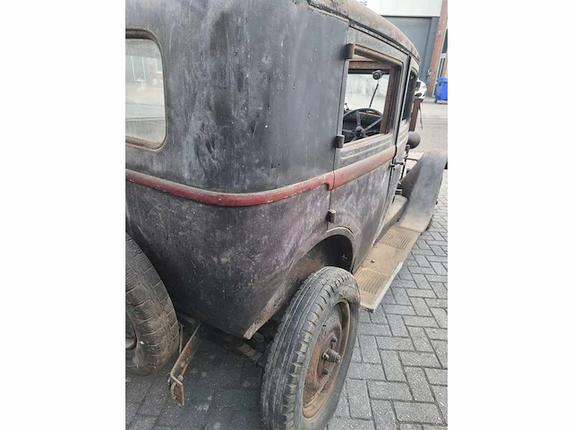 Renault mona stella sedan 1930 - afbeelding 9 van  18